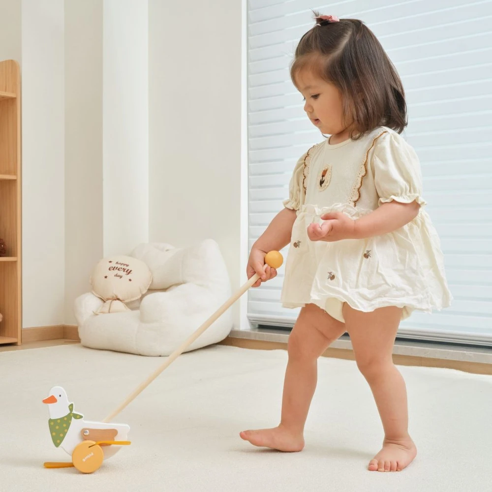 Viga Toys VIGA PolarB medinė žąsis ant pagaliuko vaikams nuo 12 mėn.