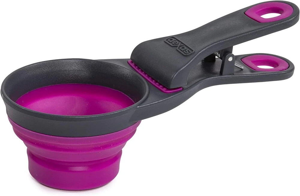 „Dexas“ sulankstomas „KlipScoop“ 3in1 vidutinio dydžio 237ml – sulankstomas maisto kaušelis su maišelio spaustuku, violetinis