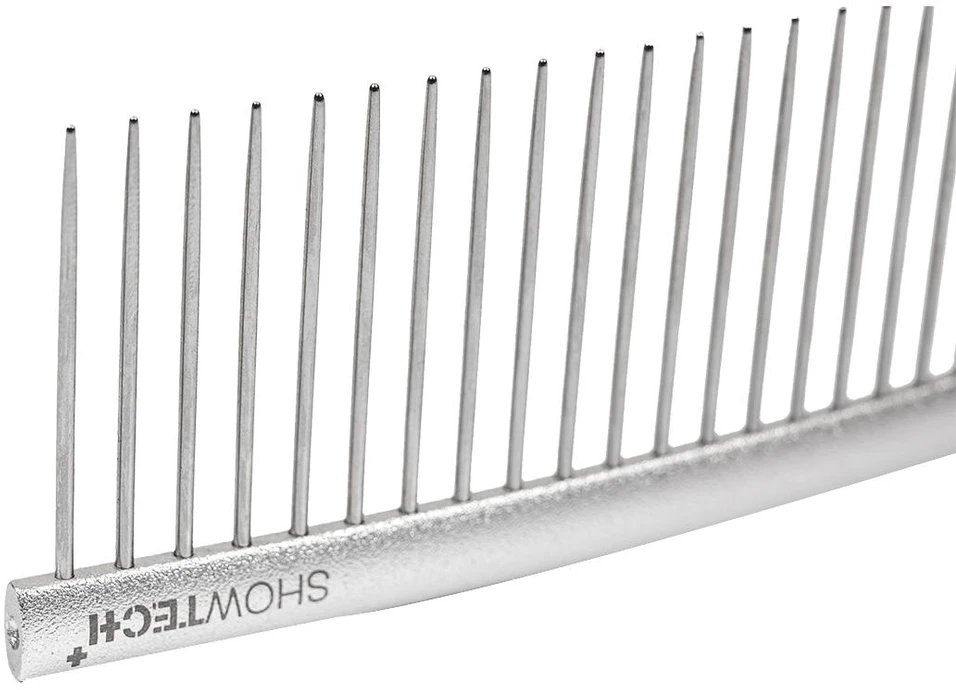 Show Tech Featherlight Curved šukos 25 cm – Itin lengvos, ergonomiškos, skirtos nepriekaištingai kailio apdailai