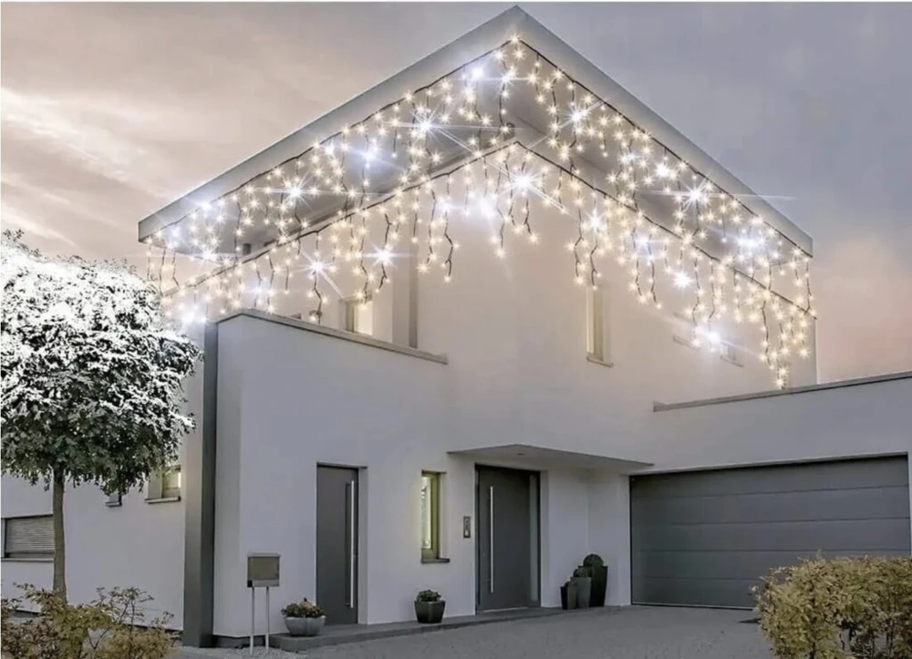 LED girlianda Išskirtinė lauko puošmena 500LED varvekliai, 25m. ilgio, šaltai baltos spalvos flash