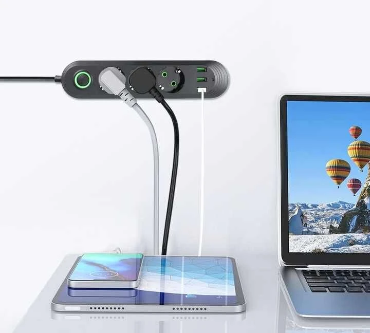 Prailgintuvas P30, su 3 lizdais, USB Type A ir USB Type C prievadais, juodas
