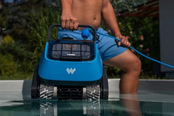 Baseino valymo robotas AZURO WARRIOR 2 - filtro vandens tūris 14m3/h; valymo ciklas 2 valandos, valo dugną ir sieneles