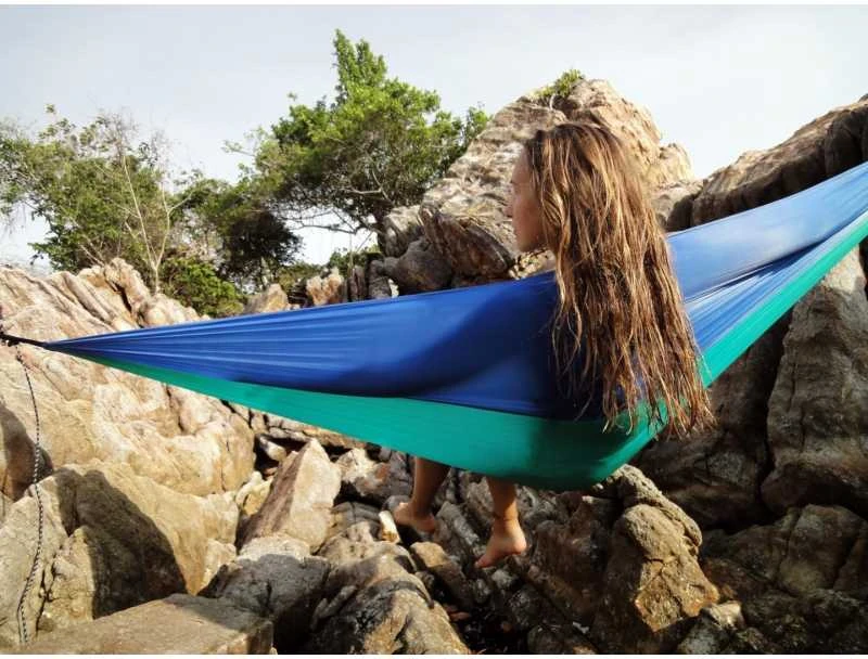 Amazonas Adventure ice-mėlynas kelioninis hamakas, 275x140 cm, itin lengvas (tik 180 gramų)