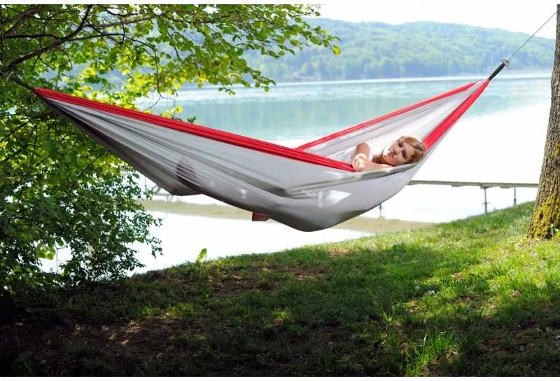 Amazonas Silk Traveller XXL (raudonas-sidabrinis) Travel Hamakas, 320x230 cm, 200 kg