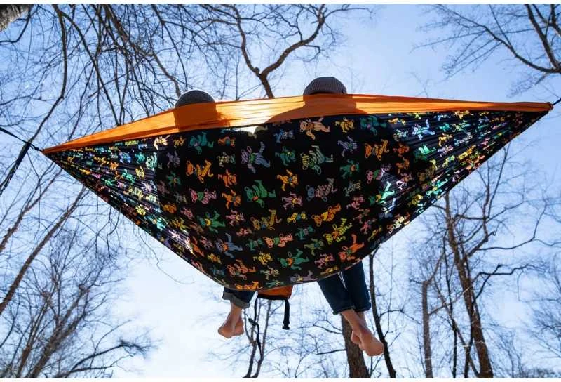 ENO DOUBLENEST, Dancing Bears