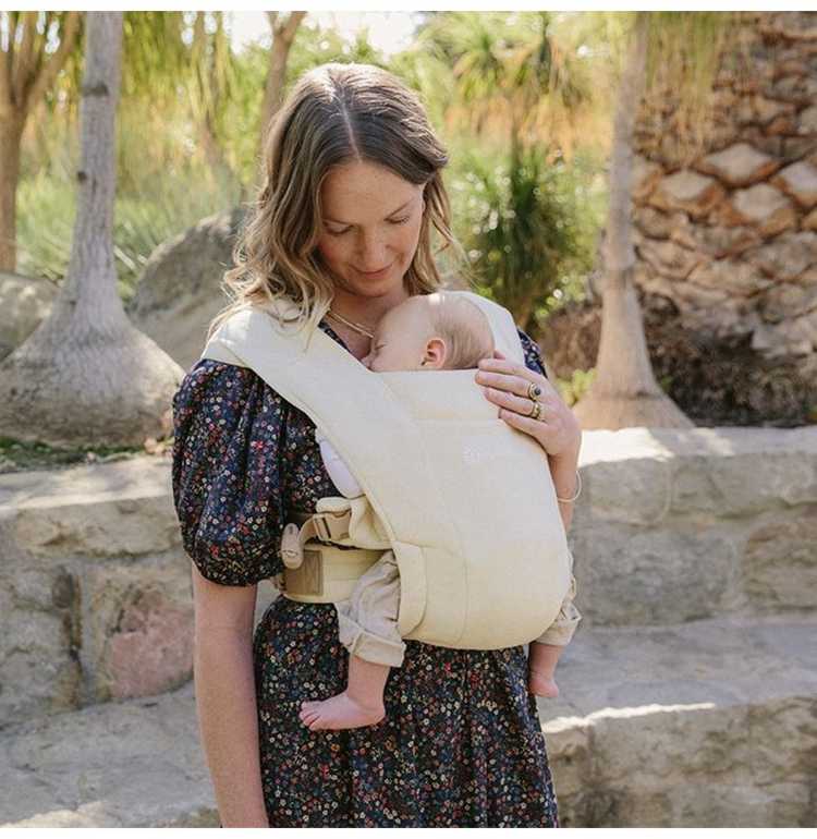 Ergobaby EMBRACE Soft Knit, Kreminis