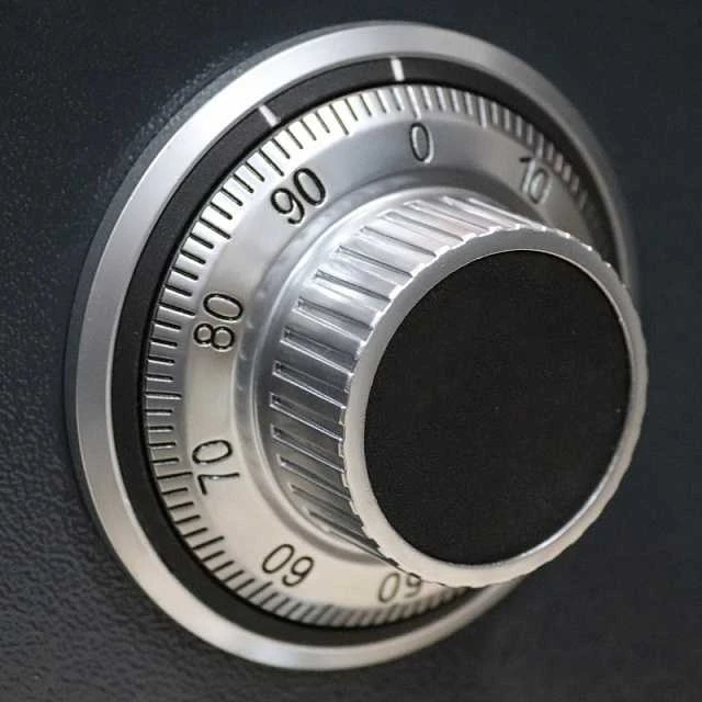 Įmontuojamas į sieną seifas su kodine spyna „WB 3425 C“ (40 kg) (pažeista prekė) (Pažeista pakuotė)