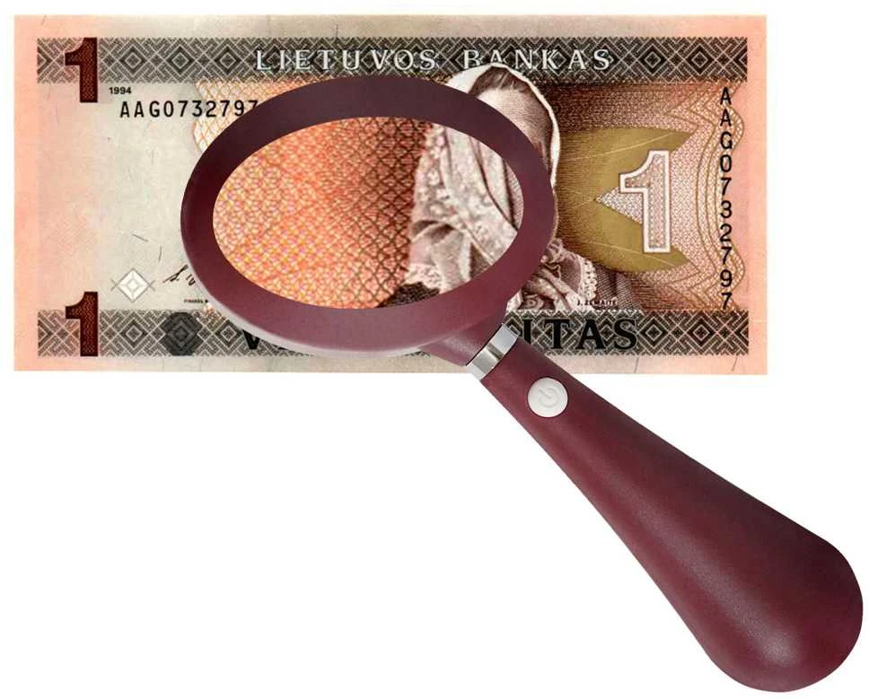 Stilingas ir funkcionalus padidinimo stiklas 3x
