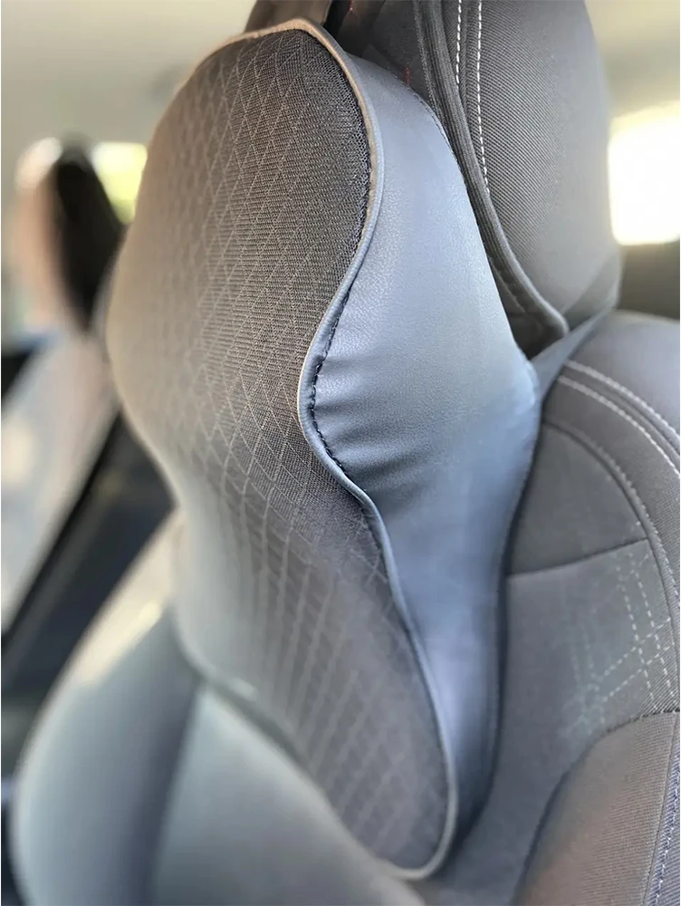 Ergonominių pagalvių rinkinys automobiliui JUODA