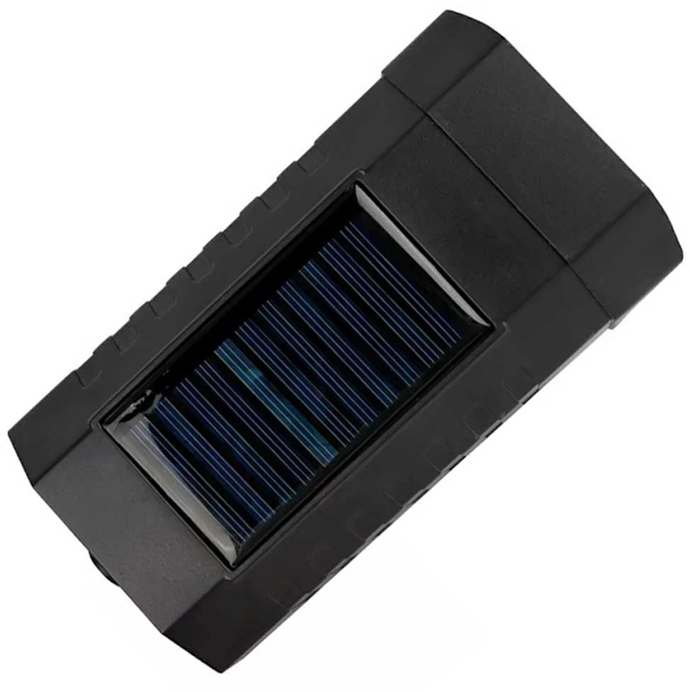 Kameros imitacija su LED šviestuvu