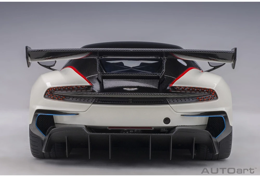 Auto Art Aston Martin Vulcan, 2015 - 1:18 AutoArt
