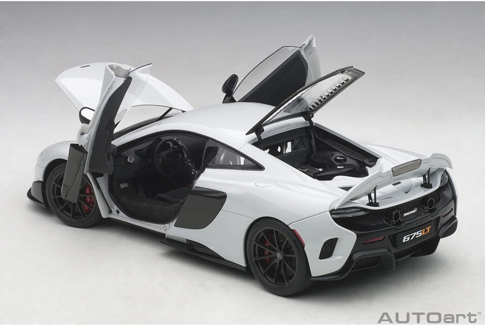 Auto Art McLaren 675LT, 2016 - 1:18 AutoArt