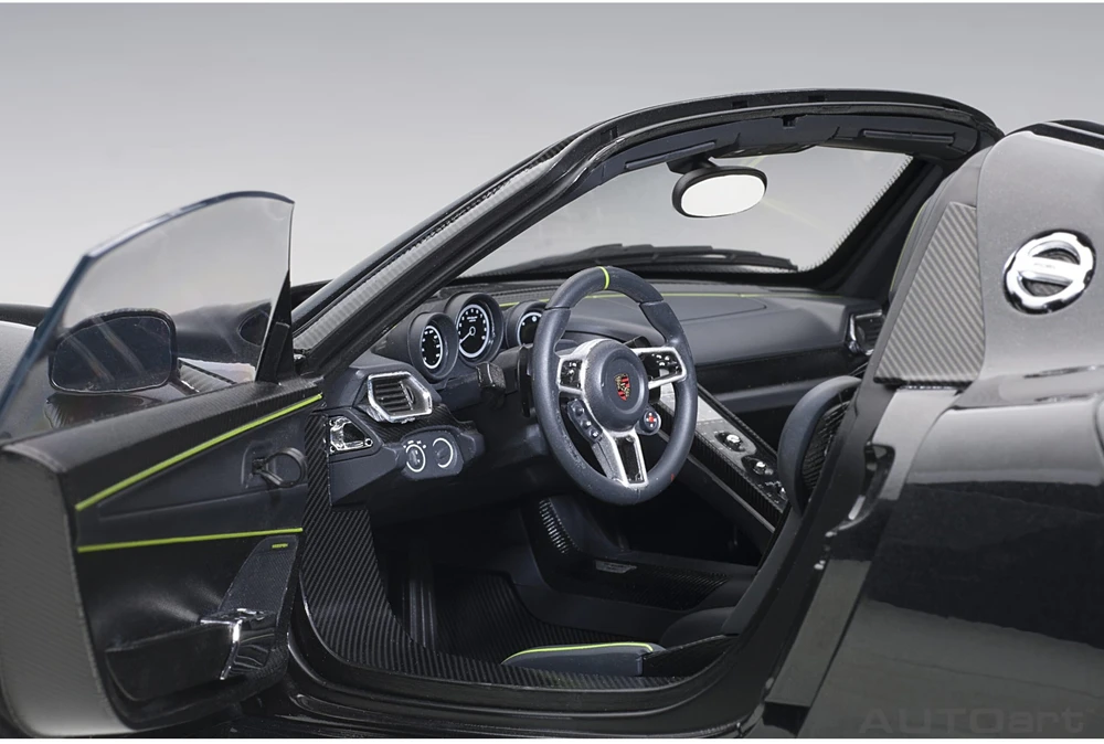 Auto Art Porsche 918 Spyder Weissach Package, 2013 - 1:12 AutoArt