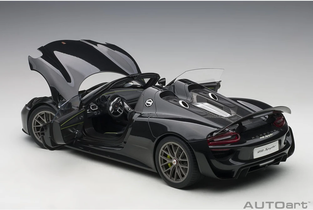 Auto Art Porsche 918 Spyder Weissach Package, 2013 - 1:12 AutoArt
