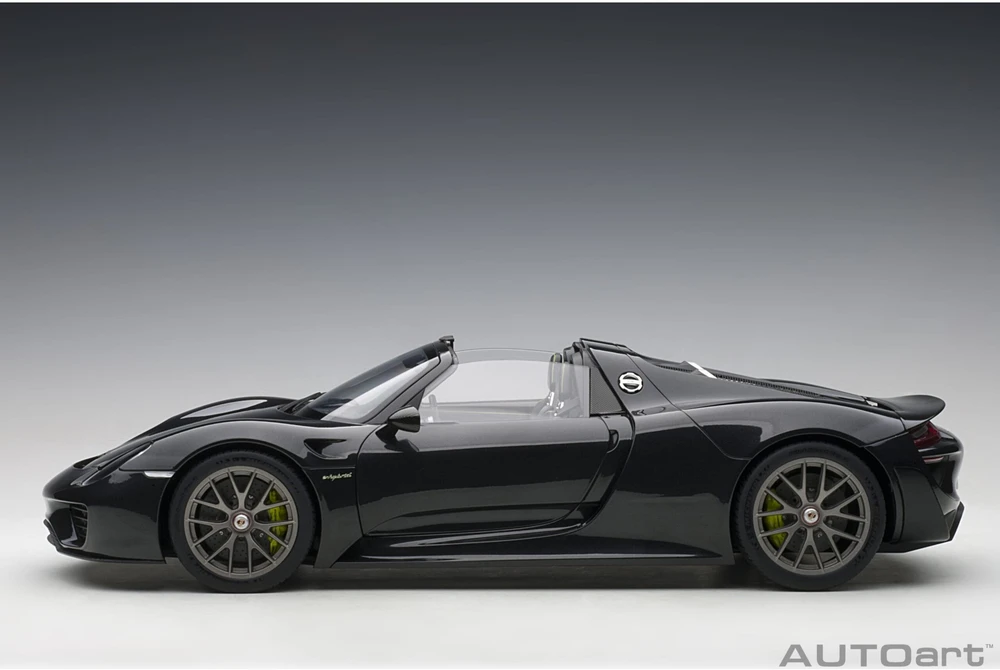 Auto Art Porsche 918 Spyder Weissach Package, 2013 - 1:12 AutoArt
