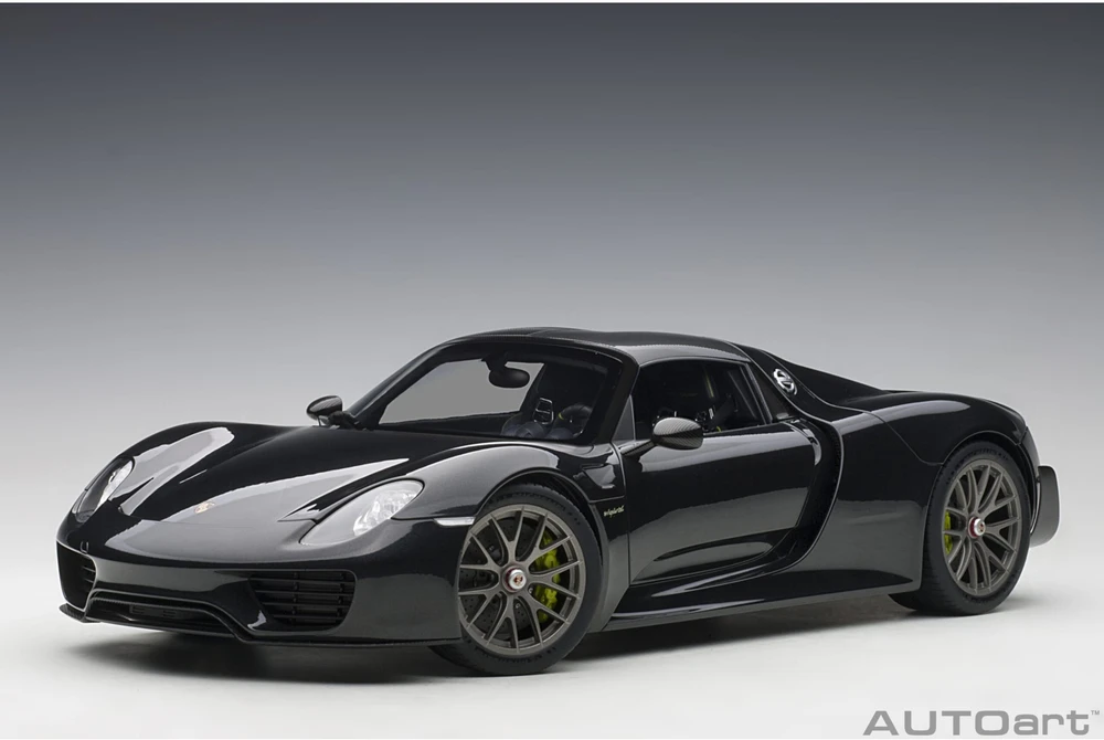 Auto Art Porsche 918 Spyder Weissach Package, 2013 - 1:12 AutoArt