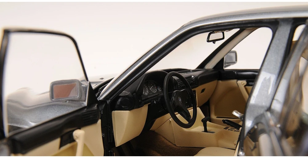 BMW 535I (E34), 1988 - 1:18 Minichamps
