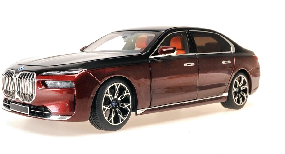 BMW i7 (G70), 2022 - 1:18 Minichamps