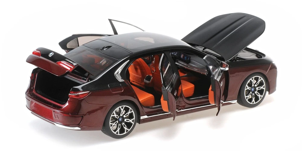 BMW i7 (G70), 2022 - 1:18 Minichamps