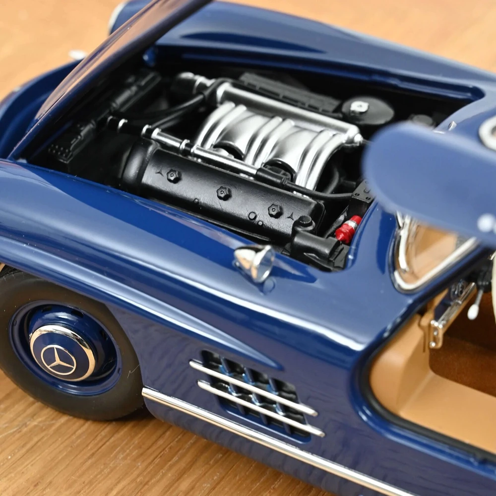 Mercedes-Benz 300 SL (W198) Gullwing, 1954 - 1:18 Norev