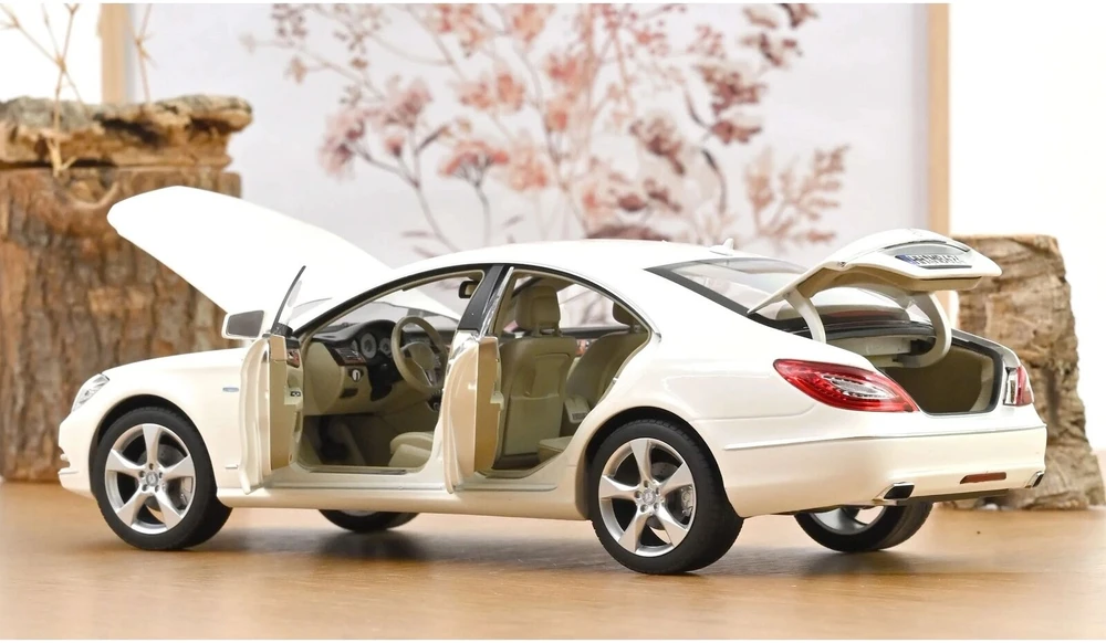 Mercedes-Benz CLS Coupé (C218), 2011- 1:18 Norev