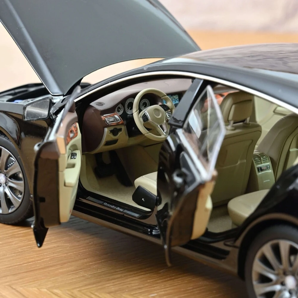 Mercedes-Benz CLS Shooting Brake (X218), 2011- 1:18 Norev