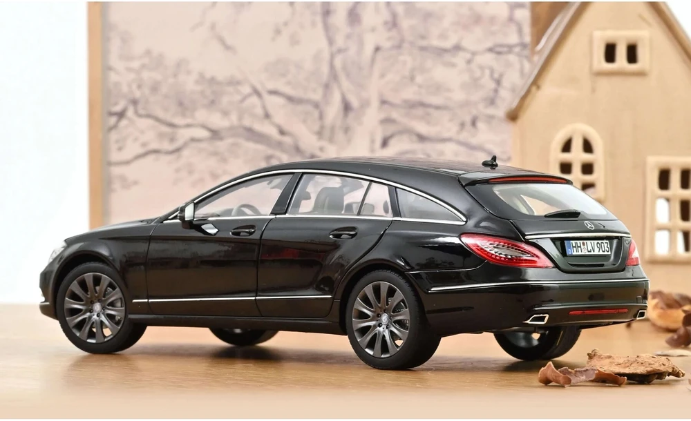 Mercedes-Benz CLS Shooting Brake (X218), 2011- 1:18 Norev