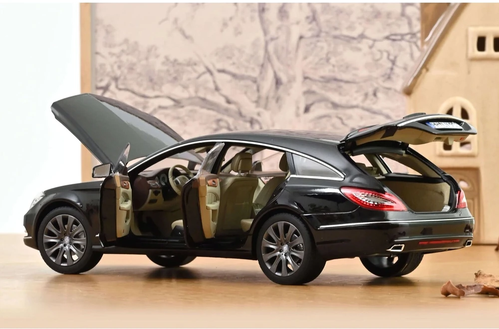 Mercedes-Benz CLS Shooting Brake (X218), 2011- 1:18 Norev