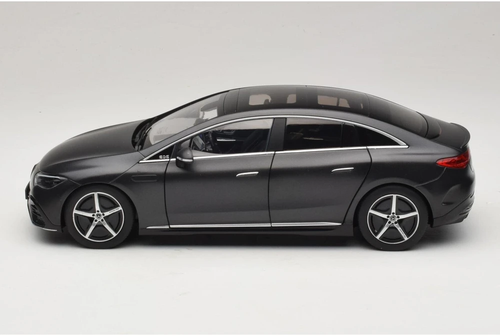 Mercedes-Benz EQE (V295) AMG Line, 2022 - 1:18 NZG