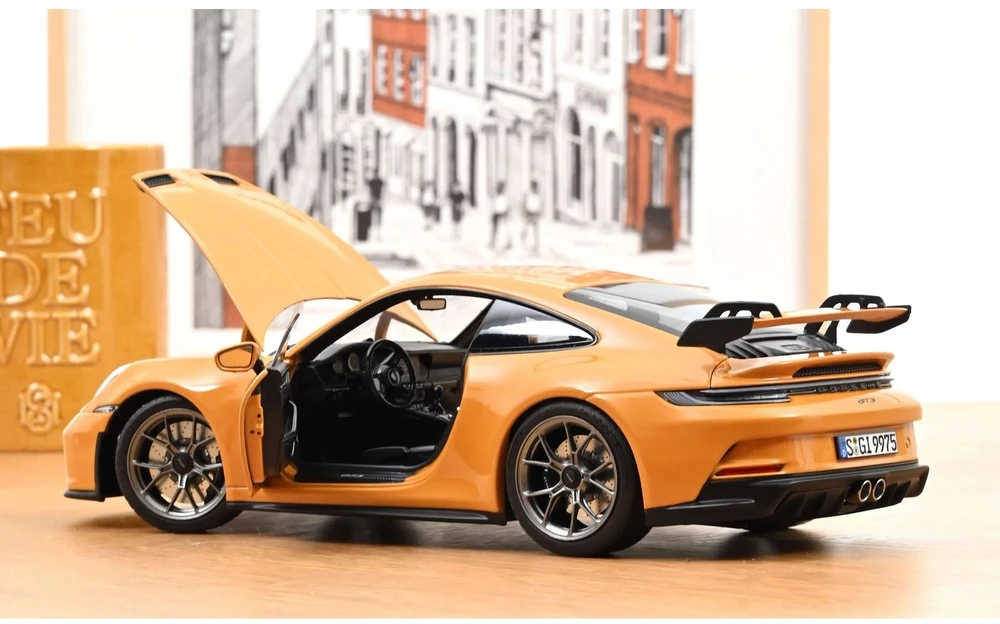 Porsche 911 (992) GT3 2021 - 1:18 Norev