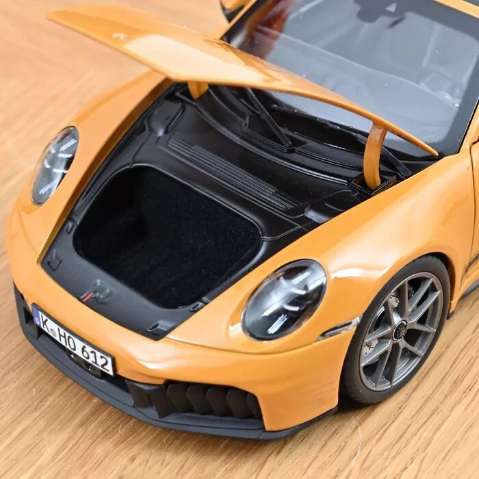 Porsche 911 Targa 4 GTS, 2025 - 1:18 Norev
