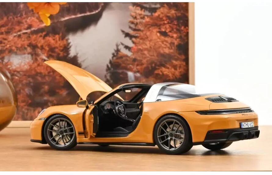 Porsche 911 Targa 4 GTS, 2025 - 1:18 Norev