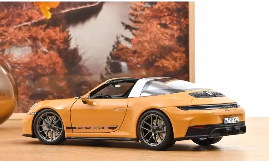 Porsche 911 Targa 4 GTS, 2025 - 1:18 Norev