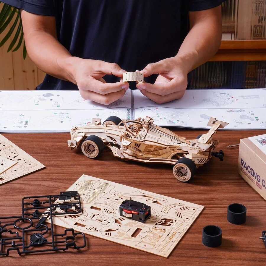 Robotime 3D medinis mechaninis konstruktorius Racing Car