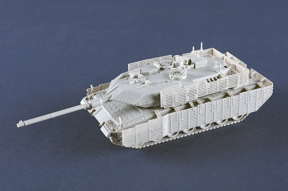Trumpeter Leopard 2A6M Can MBT