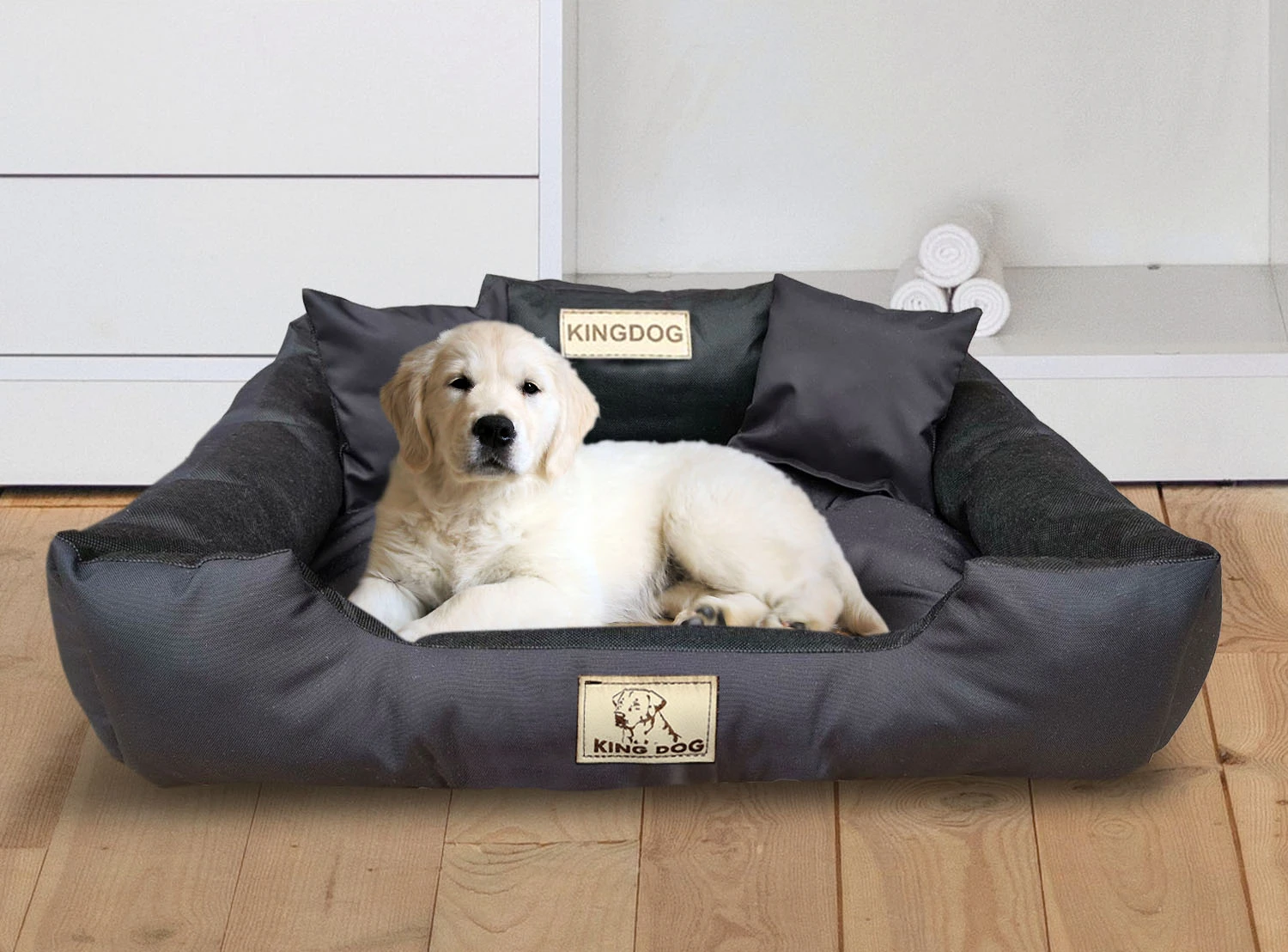 Aio Factory Šuns guolis KINGDOG 130x105 cm, personalizuotas, atsparus vandeniui, juodas aprašymas - Prekės nuotrauka