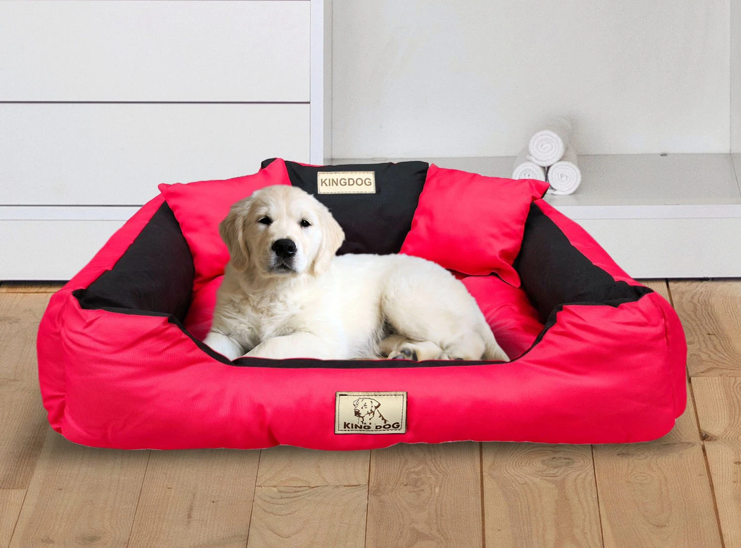Aio Factory Šuns guolis KINGDOG 130x105 cm, personalizuotas, atsparus vandeniui, raudonas aprašymas - Prekės nuotrauka