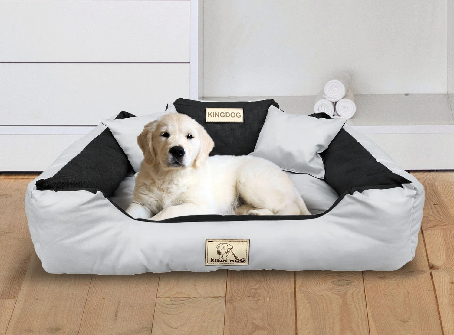 Aio Factory Šuns guolis KINGDOG 145x115 cm, personalizuotas, atsparus vandeniui, šviesiai pilkas aprašymas - Prekės nuotrauka