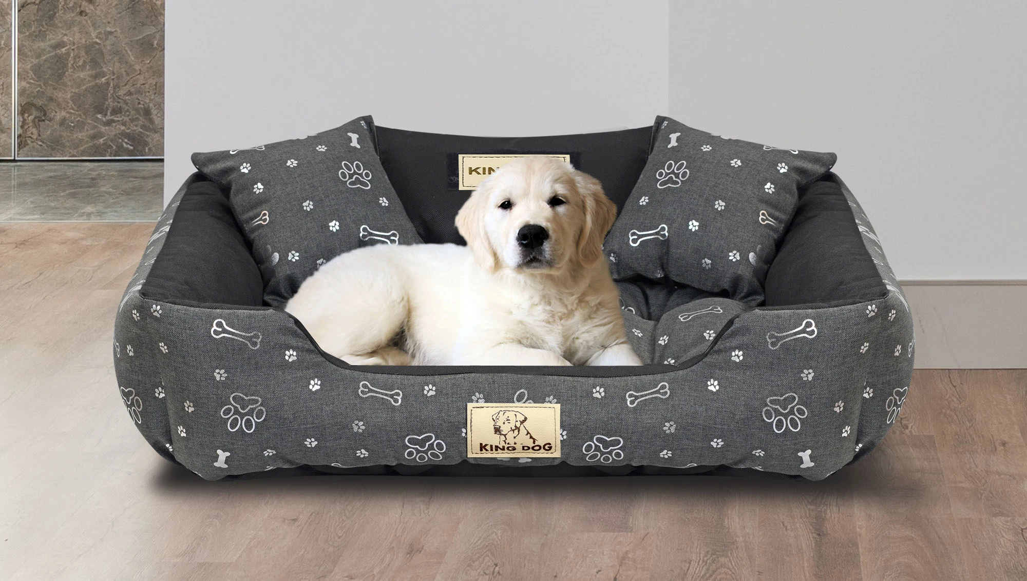 Aio Factory Šuns guolis KINGDOG voljeras 75x65 cm personalizuotas vandeniui atsparus sidabro spalvos kaulas aprašymas - Prekės nuotrauka