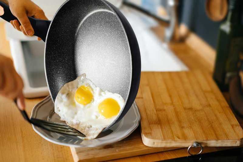 28CM BERLINGER HAUS Juodas ROSE GRANITE PAN BH-1635-N