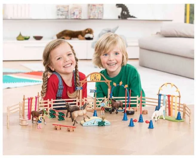 Žaislų rinkinys - Schleich ponis Plazdanti užuolaida (Šetlando ponio figūra, priedai)