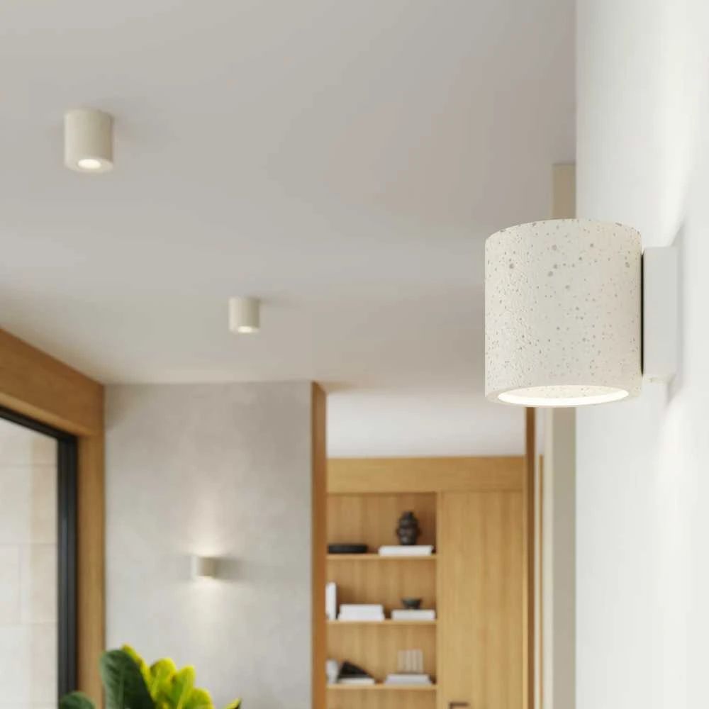 Sollux Lighting Persų „Indigo Orbis“ betoninis sieninis šviestuvas, smėlio spalvos, pramoninis, cilindrinis, GU10