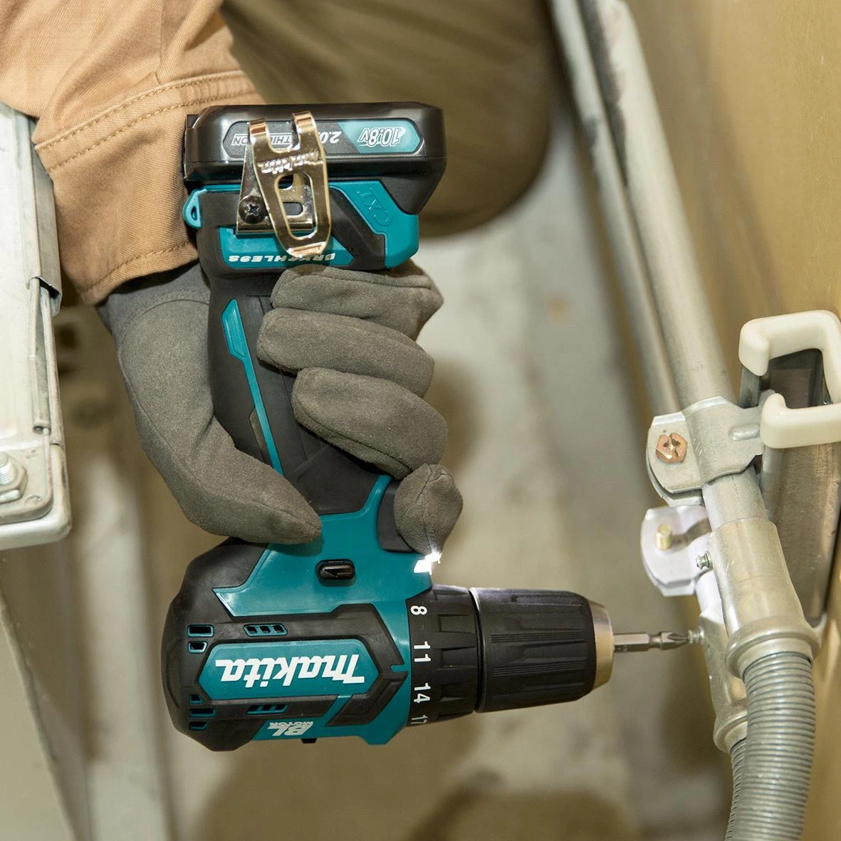 Makita DF332DSAJ Akumuliatorinis gręžtuvas, 12VMAX, 2x2,0 Ah Li-ion 35/21 Nm, 1,0kg, LED 2-greičiai, MAKPACK