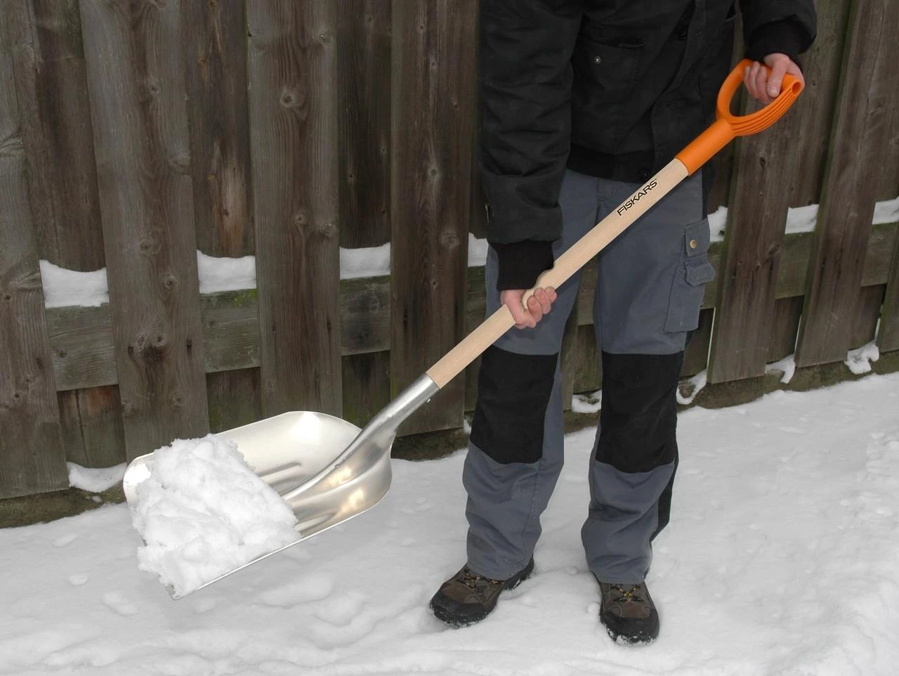 Fiskars sniego ir grūdų semtuvas 1001637