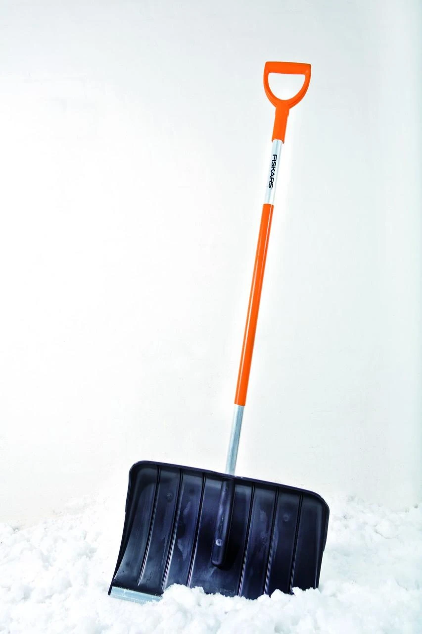 Fiskars SnowXpert kastuvas sniegui 1062828, juodas / oranžinis