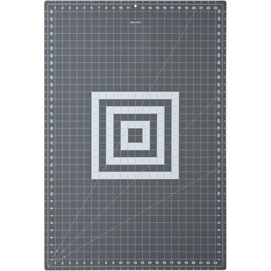 Fiskars Pjaustymo kilimėlis 60 cm x 91 cm 24 x 36 - A1 (dviejų skirtingų spalvų)