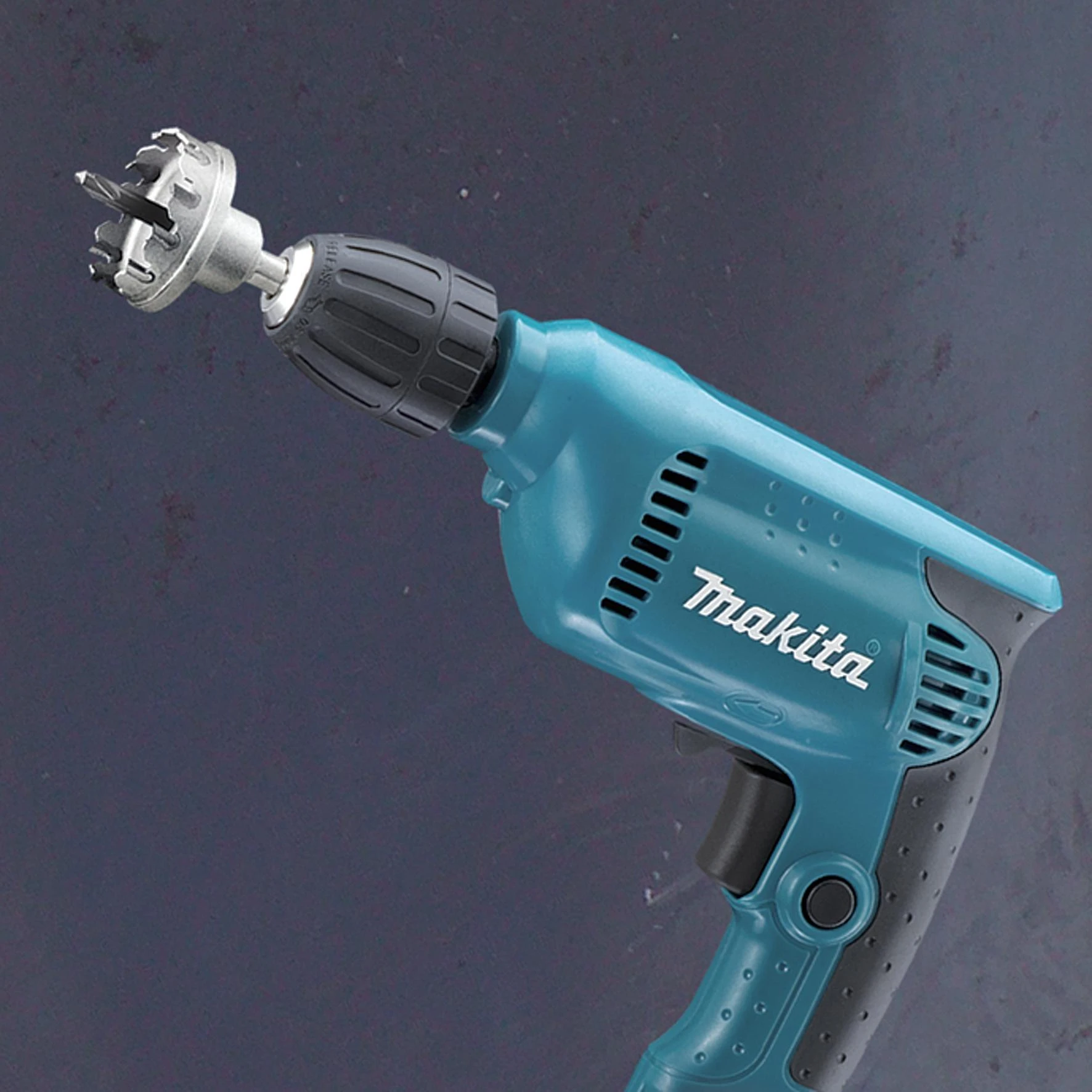 Makita 6413 Gręžtuvas, 450 W, 0-3400 min-1, ranka užveržiamas griebtuvas 10 mm, 1,3kg