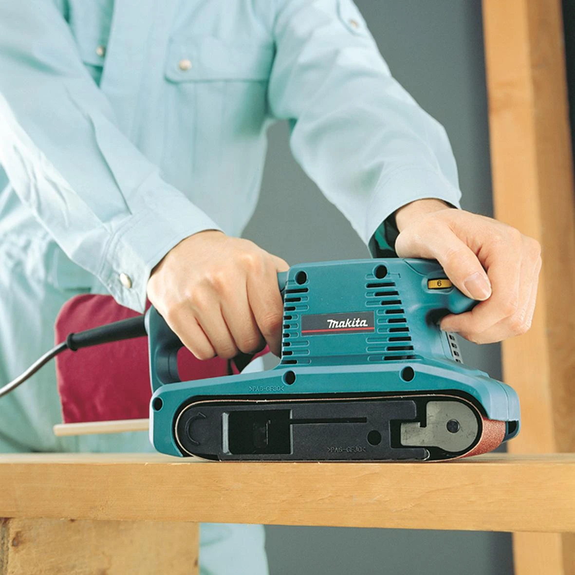 Makita Juostinis šlifuoklis 9911 75 mm