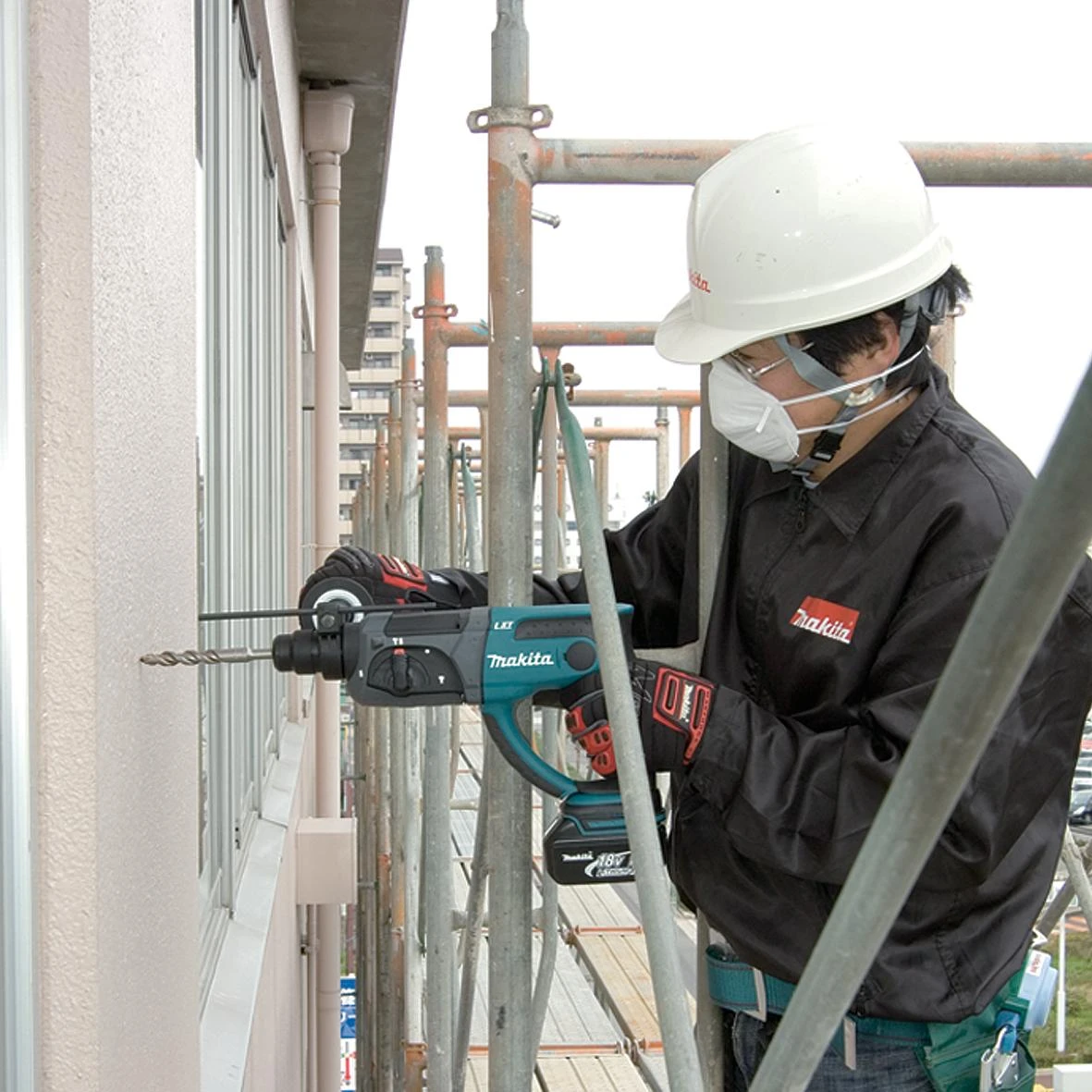 Makita DHR202Z Akumuliatorinis perforatorius, 18 V, SDS+, LED, Be akumuliatorių ir kroviklio!