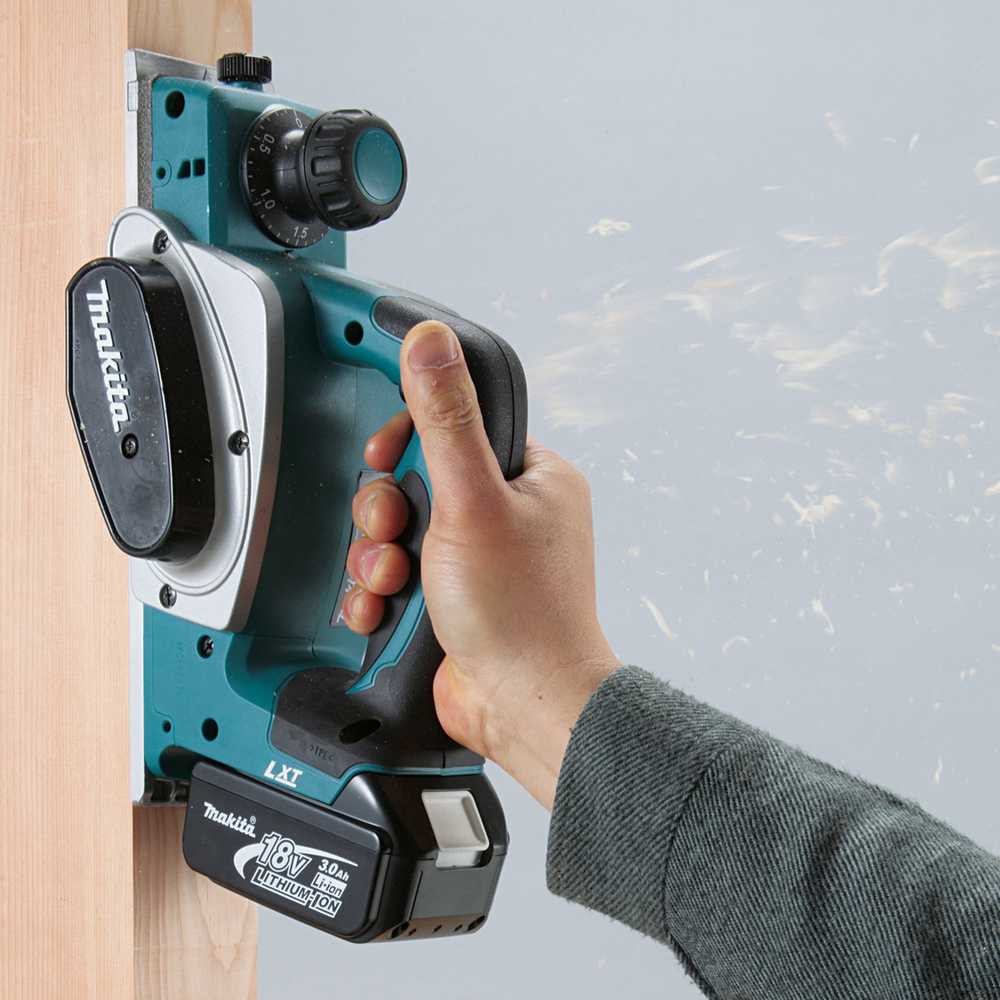 Makita Akumuliatorinis oblius DKP180Z 18V Li-ion, be akumuliatoriaus ir kroviklio